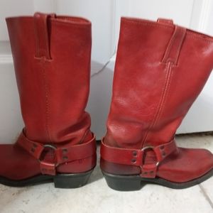New w/out tags womens Frye red leather boots